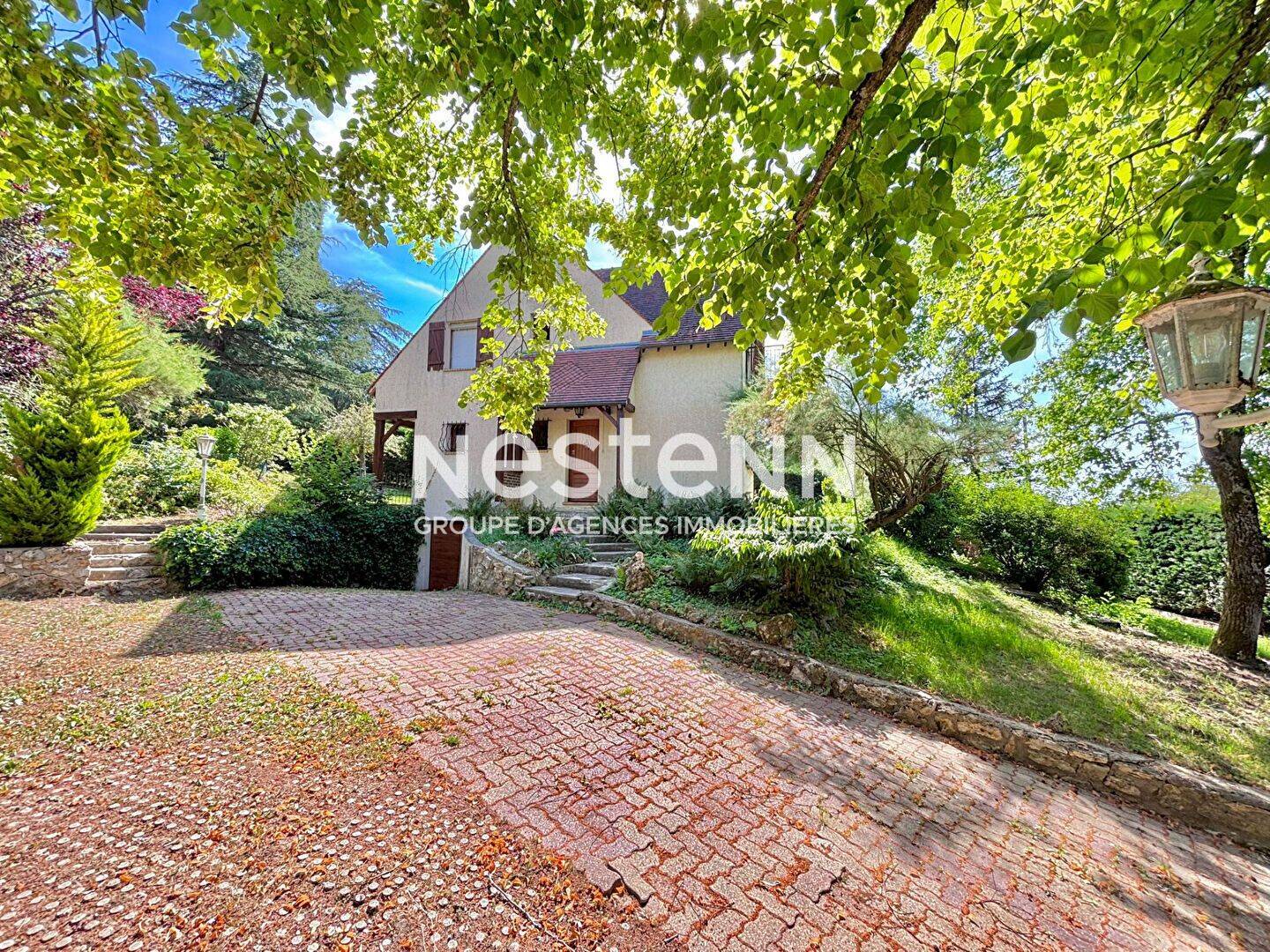 Maison 7 pièces 164 m² · à Vauhallan · 164 m² · 2 500 €