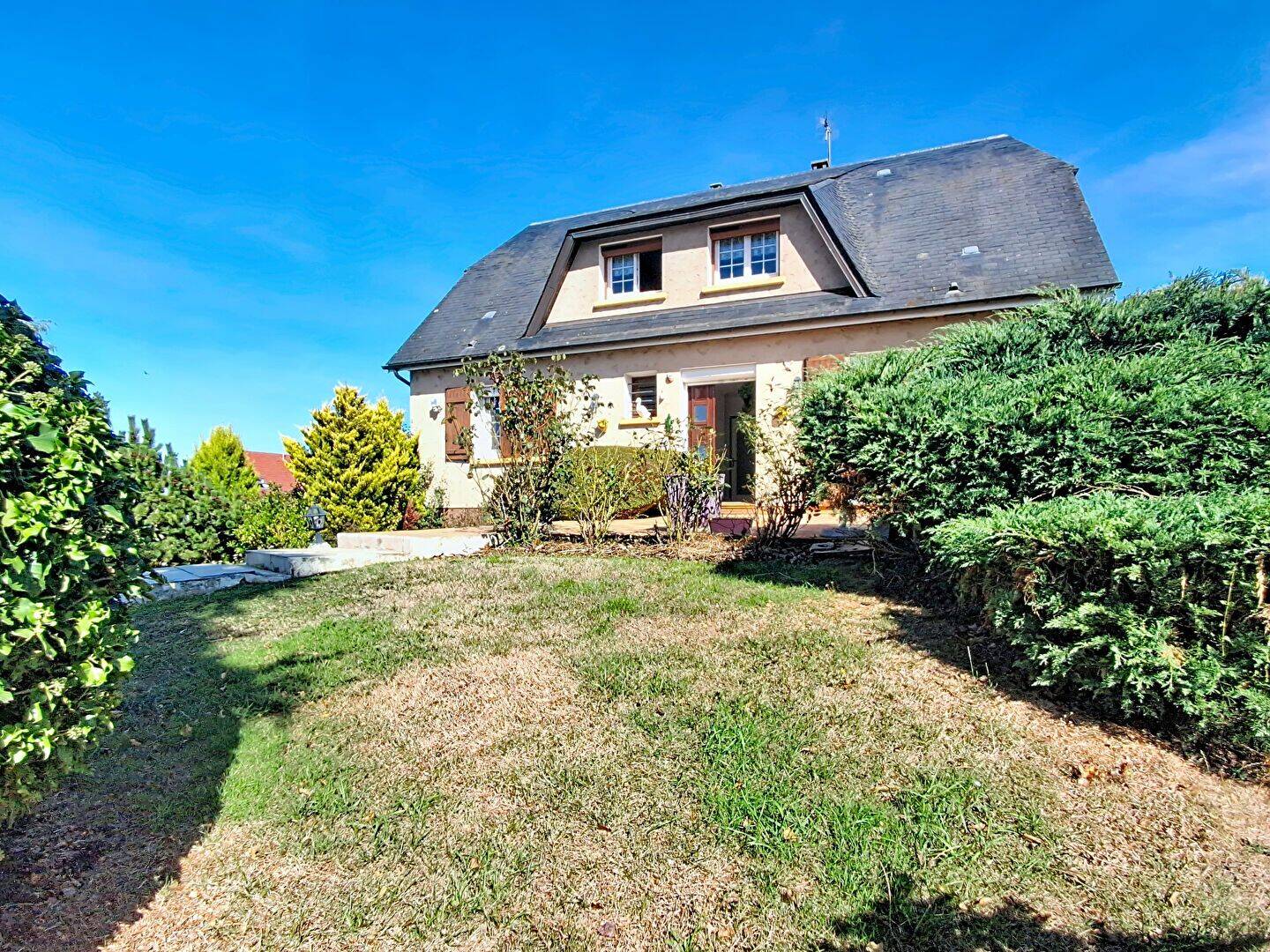 Maison 5 pièces 126 m² · à Chuisnes · 126 m² · 245 000 €