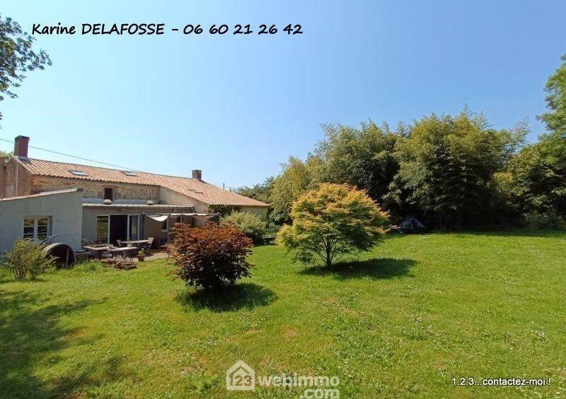 Maison 6 pièces 219 m² · à Aubigny-les Clouzeaux · 219 m² · 440 000 €