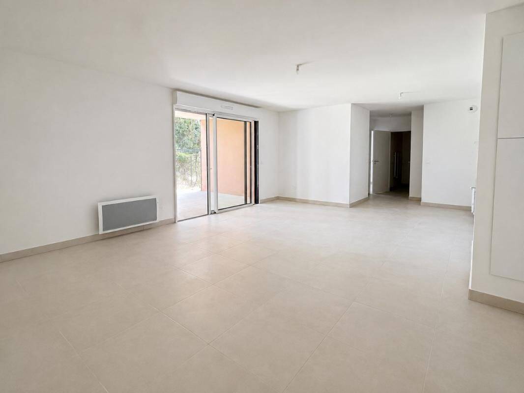 Appartement 3 pièces 66 m² · à Uzès · 66 m² · 850 €