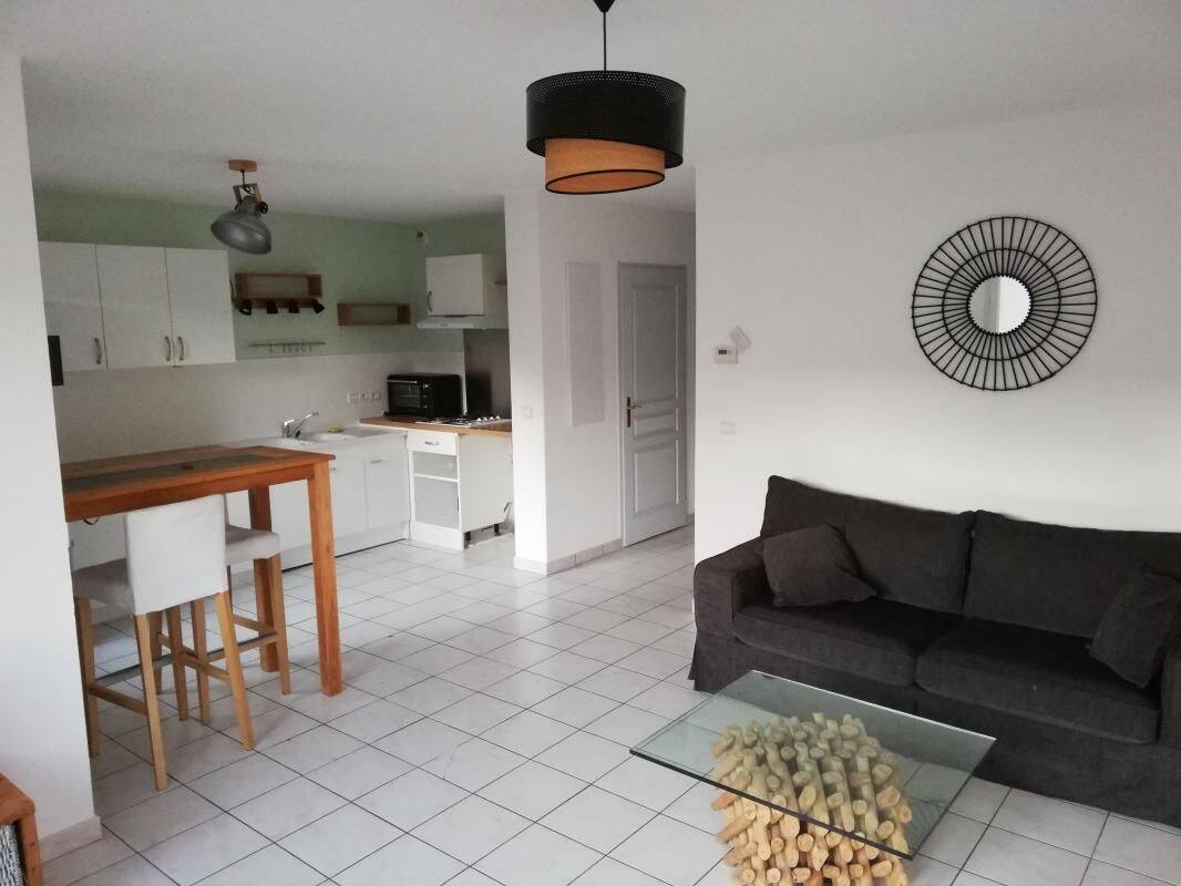 Appartement 2 pièces 49 m² · à Cruseilles · 49 m² · 990 €