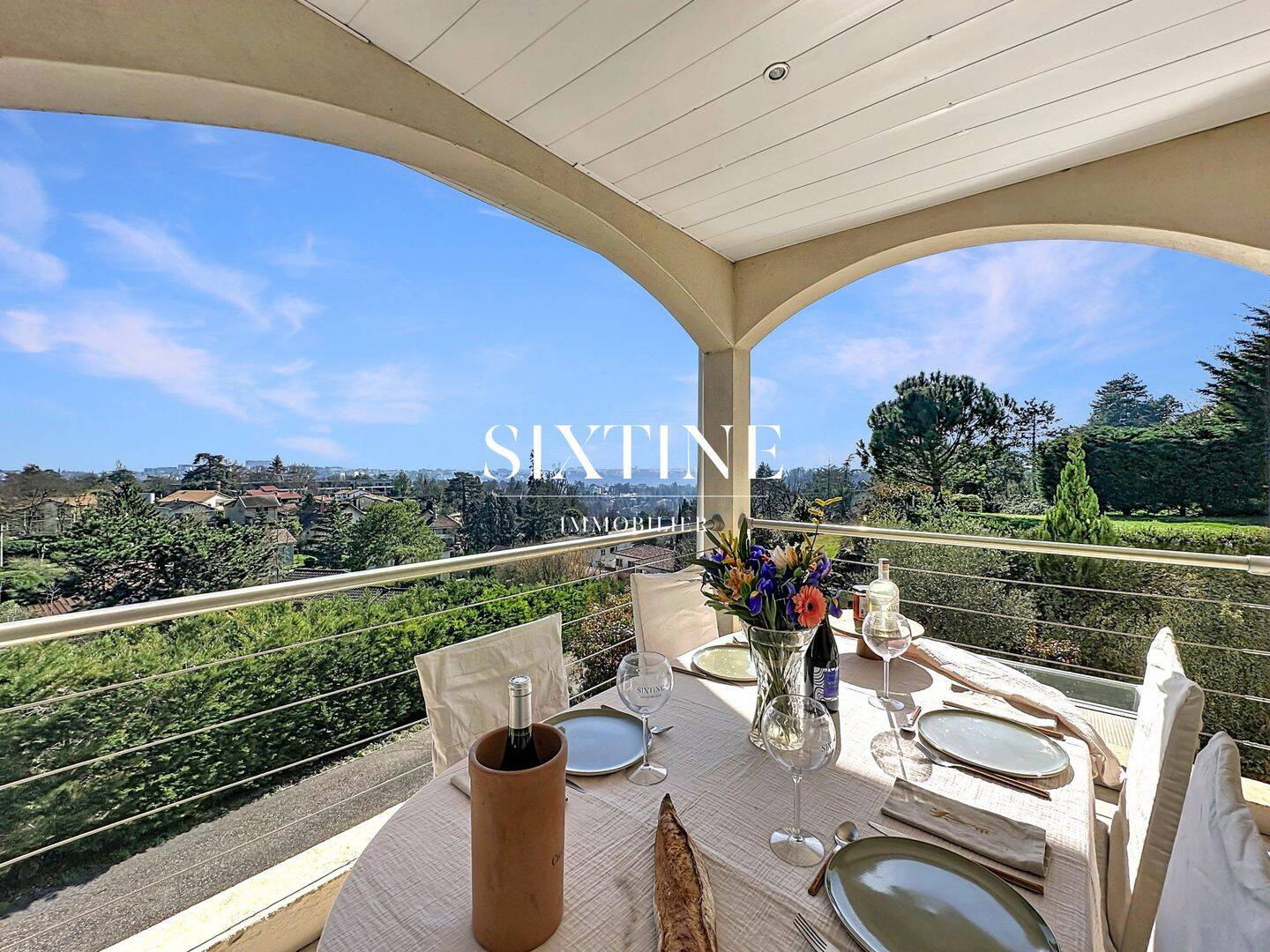 Maison 8 pièces 235 m² · à Saint-Cyr-au-Mont-d'Or · 235 m² · 1 295 000 €