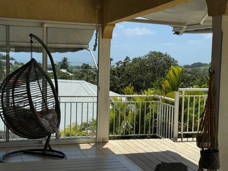 Maison à vendre 419 500 € 4 pièces 3 chambres 98 m² 1 290 m² de terrain Goyave 97128