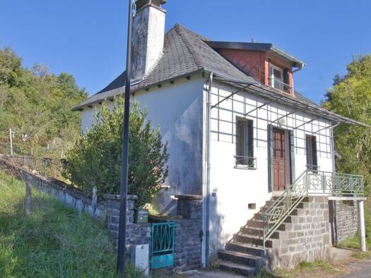 Maison à vendre 69 000 € 4 pièces 3 chambres 80 m² 891 m² de terrain Sainte-Eulalie 15140