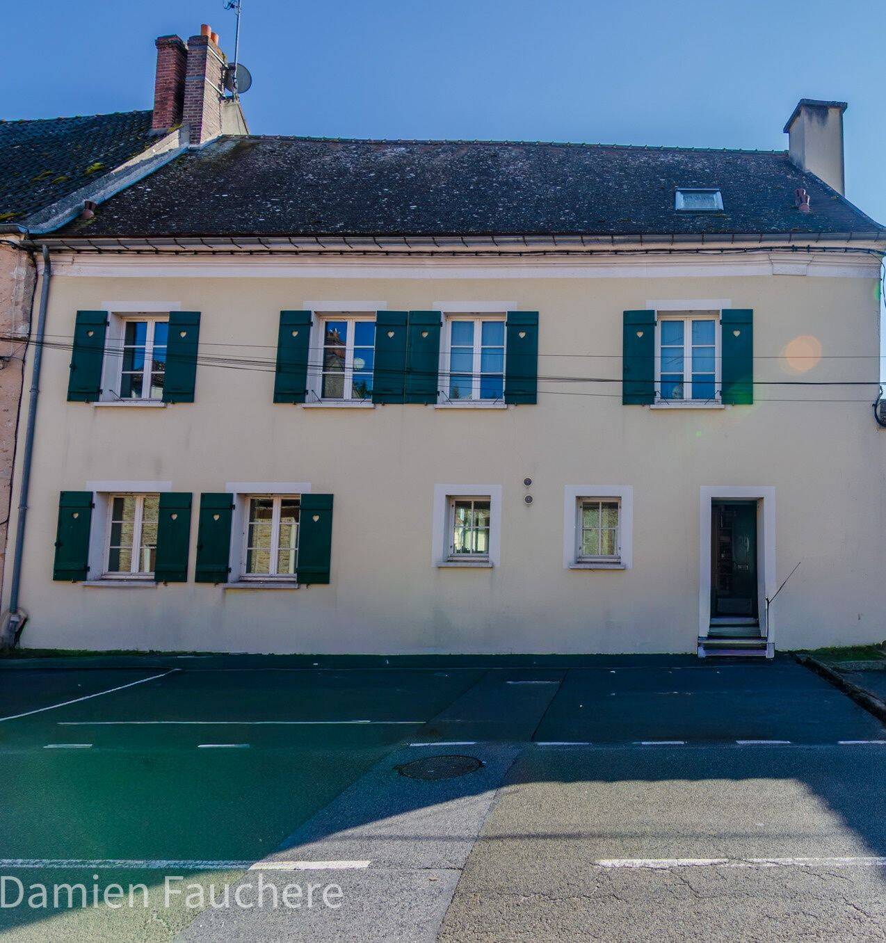 Maison 7 pièces 200 m² · à Sainte-Mesme · 200 m² · 275 000 €