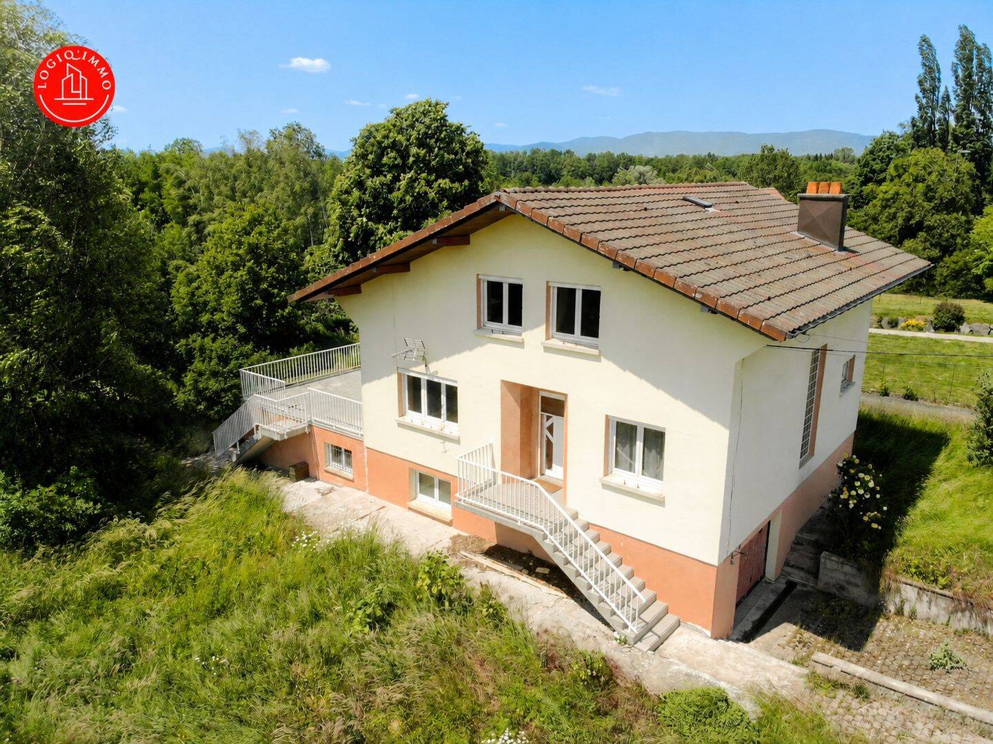 Maison 7 pièces 170 m² · à Lachapelle-sous-Rougemont · 170 m² · 260 000 €