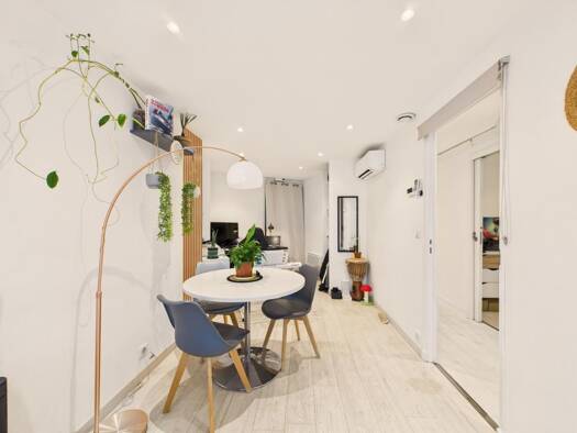 Appartement à vendre 229 000 € 2 pièces 1 chambre 50 m² RDC Pont du Lys-Antibes les Pins Antibes 06160