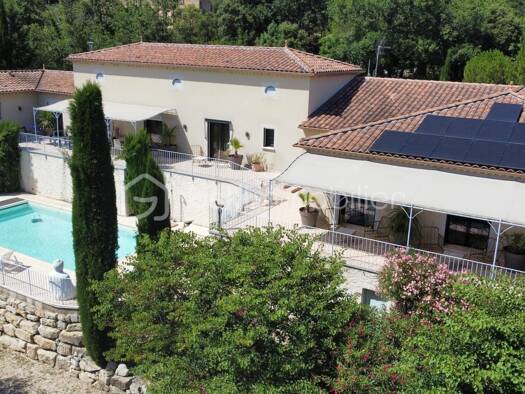 Maison à vendre 850 000 € 12 pièces 9 chambres 370 m² 2 413 m² de terrain Saint-Thomé 07220