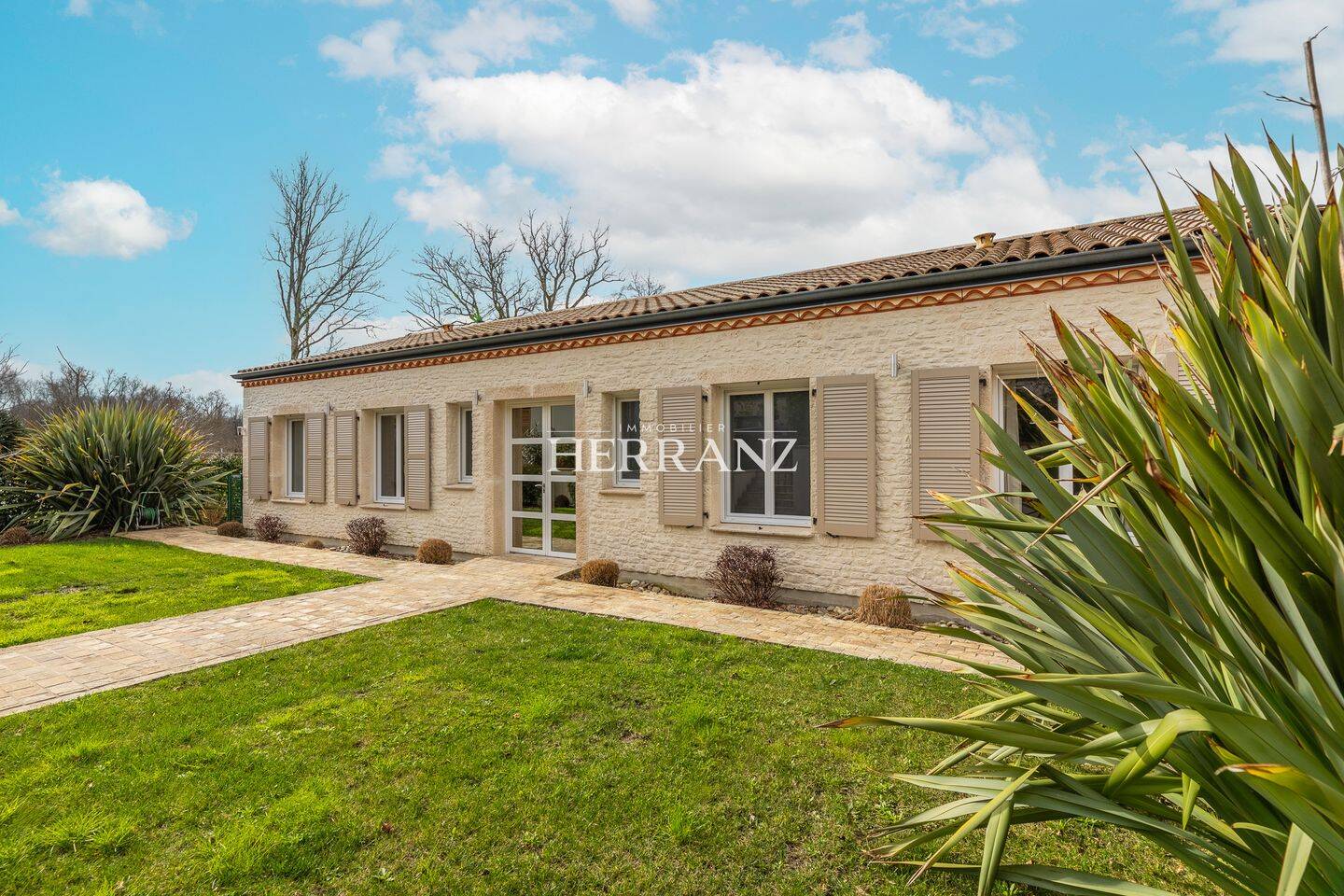 Maison 10 pièces 280 m² · à Saint-Sulpice-Et-Cameyrac · 280 m² · 1 300 000 €