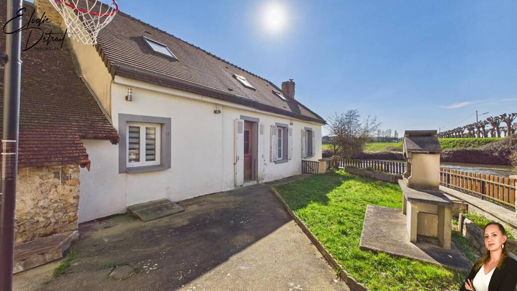 Maison de ville à vendre 169 900 € 5 pièces 3 chambres 105 m² 238 m² de terrain Montbizot 72380