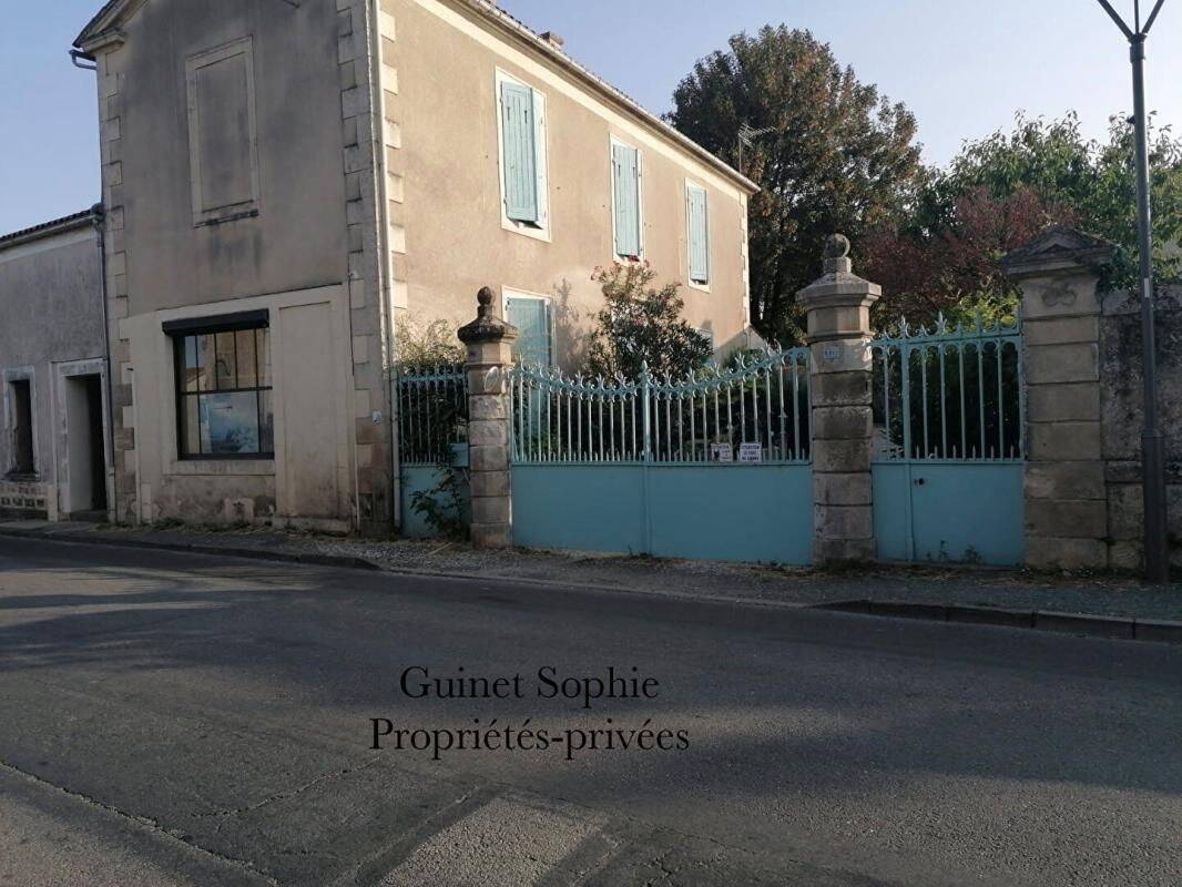Maison 7 pièces 121 m² · à Mouzeuil-Saint-Martin · 120,7 m² · 178 880 €