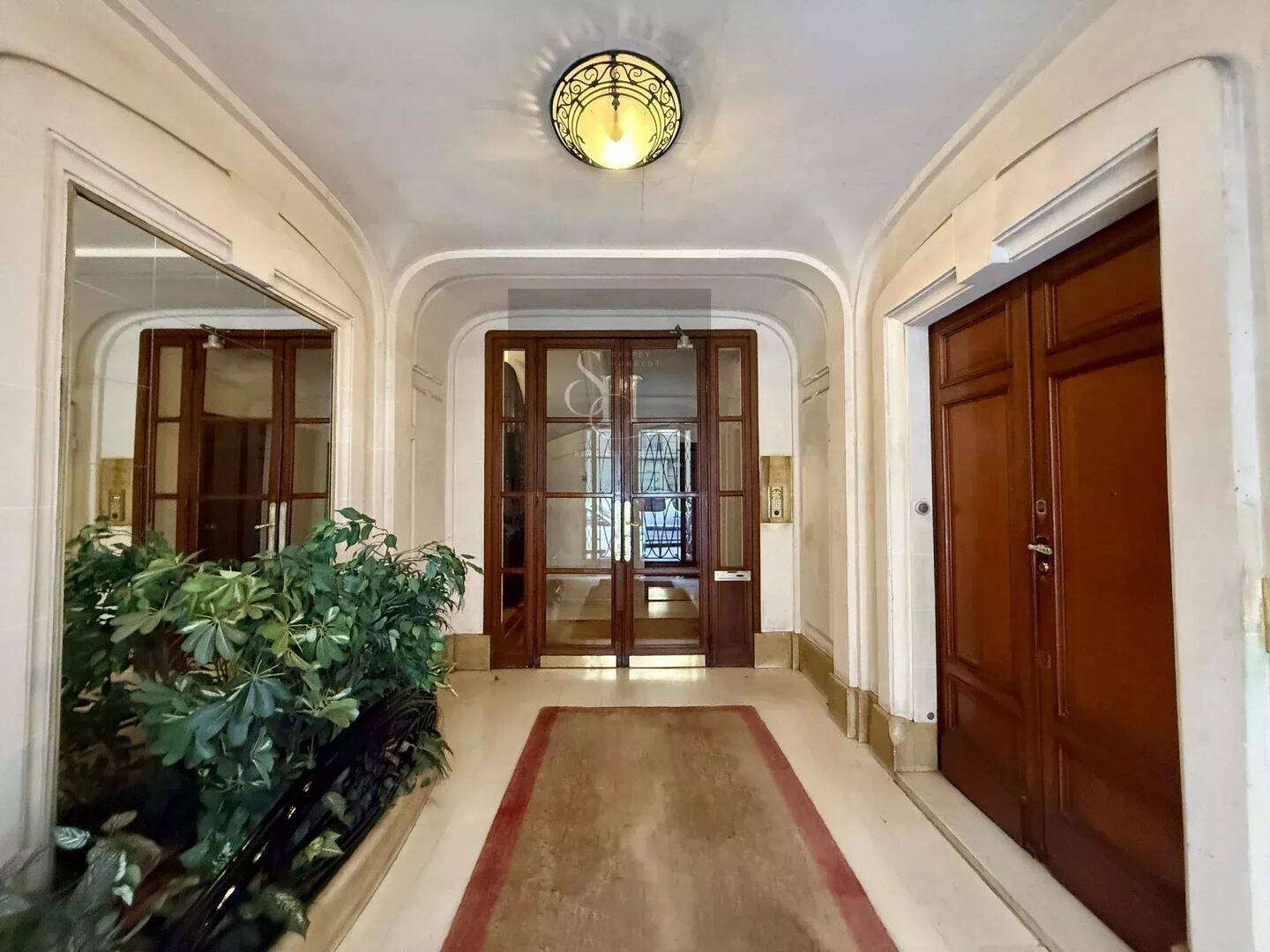 Appartement 3 pièces 74 m² · à Paris 16ème Arrondissement · 74 m² · 2 651 €/mois