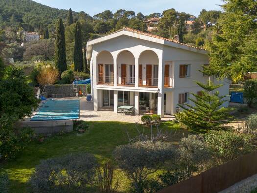 Villa à vendre 1 065 000 € 7 pièces 5 chambres 200 m² 1 400 m² de terrain Costebelle-Mont des Oiseaux Hyères 83400