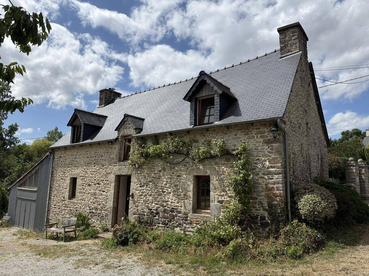 Maison 2 pièces 103 m² · à Le Mené · 102,5 m² · 166 960 €