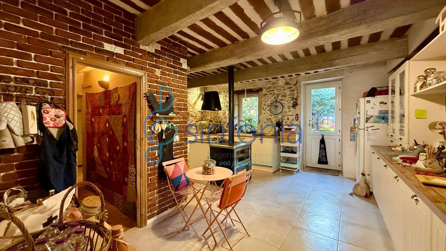 Maison 6 pièces 215 m² · à Lédenon · 215 m² · 378 000 €