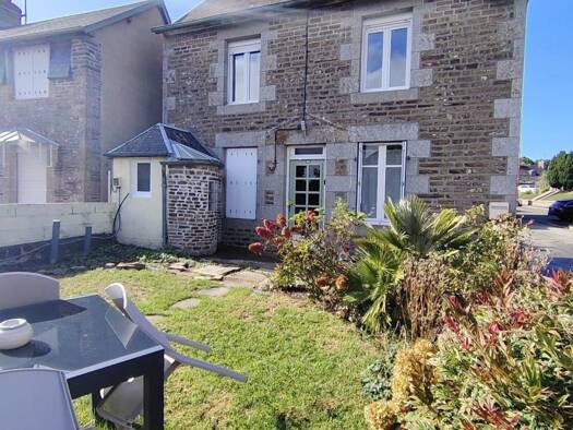 Maison à vendre 117 000 € 3 pièces 2 chambres 62 m² 189 m² de terrain Savigny-le-Vieux 50640