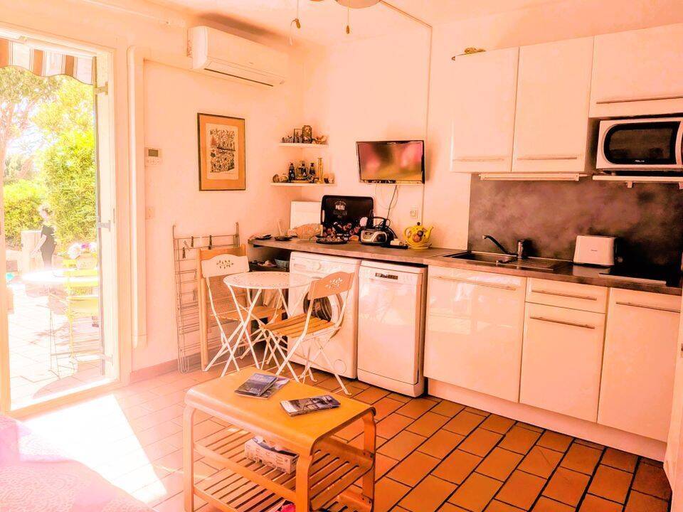 Appartement 1 pièce 22 m² · à Saint-Mandrier-sur-Mer · 22 m² · 520 €