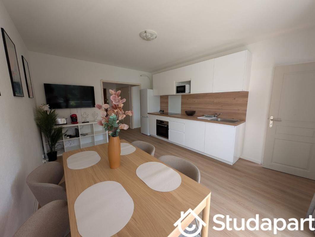 1 pièce 11 m² · à Gradignan · 11 m² · 590 €