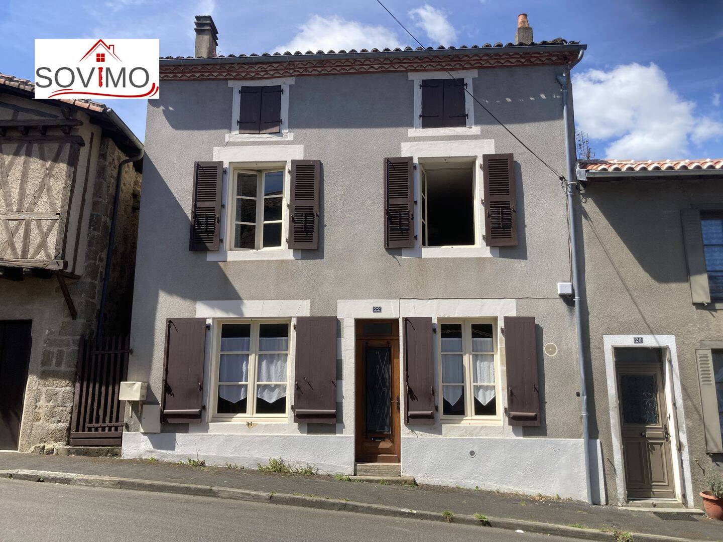 Maison 7 pièces 164 m² · à Confolens · 164 m² · 143 000 €