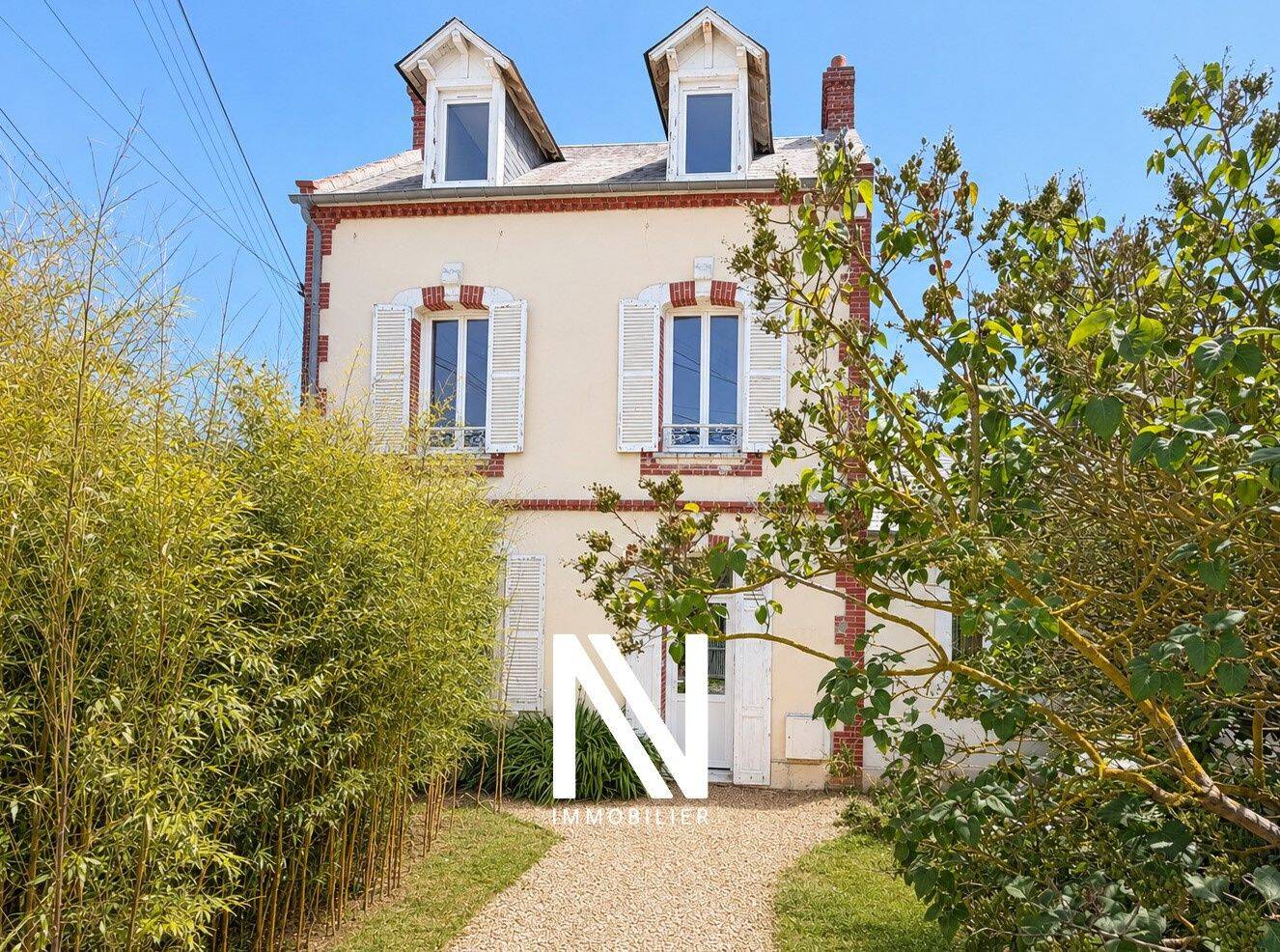 Maison 6 pièces 101 m² · à Lion-sur-Mer · 101 m² · 270 000 €