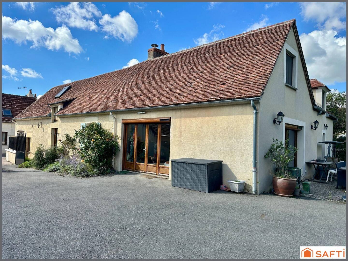 Maison 7 pièces 228 m² · à Coulanges-lès-Nevers · 228 m² · 360 000 €