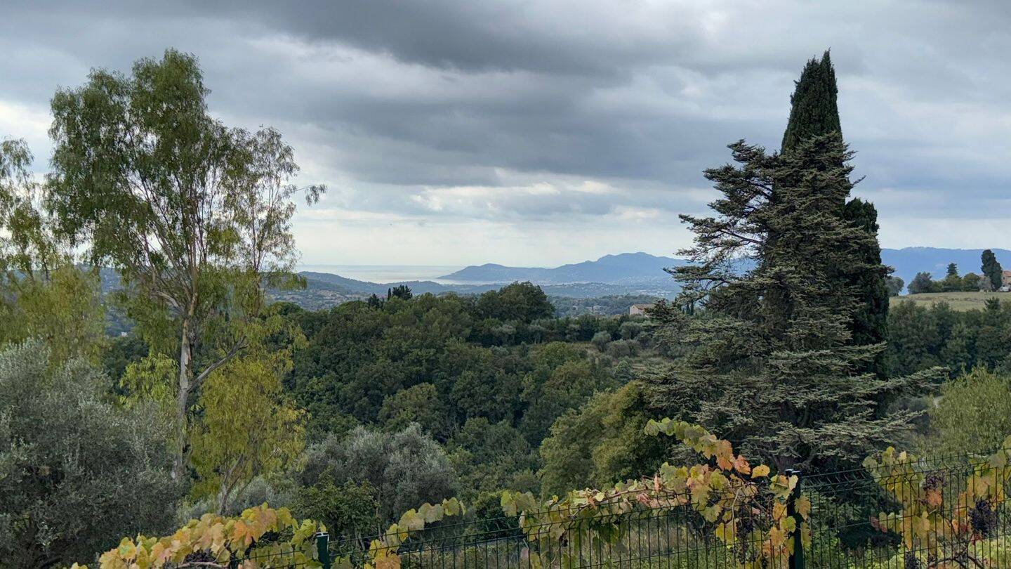 Maison 4 pièces 77 m² · à Châteauneuf-Grasse · 77 m² · 285 000 €