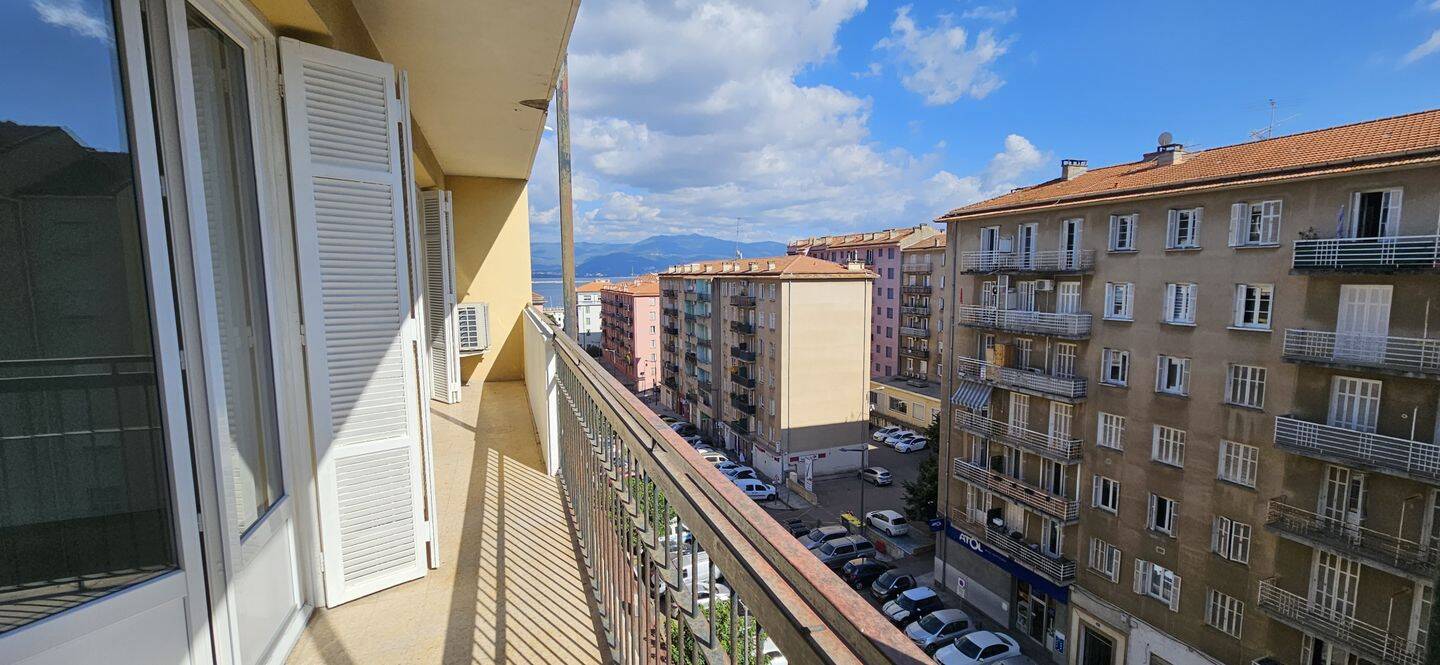 Appartement 2 pièces 67 m² · à Ajaccio · 67,3 m² · 930 €
