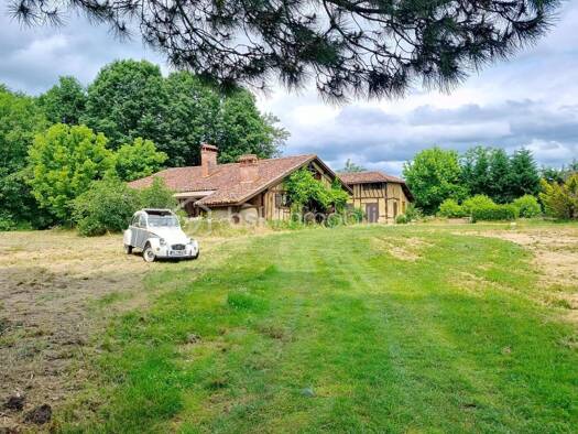 Ferme à vendre 339 000 € 10 pièces 5 chambres 320 m² Gabarret 40310