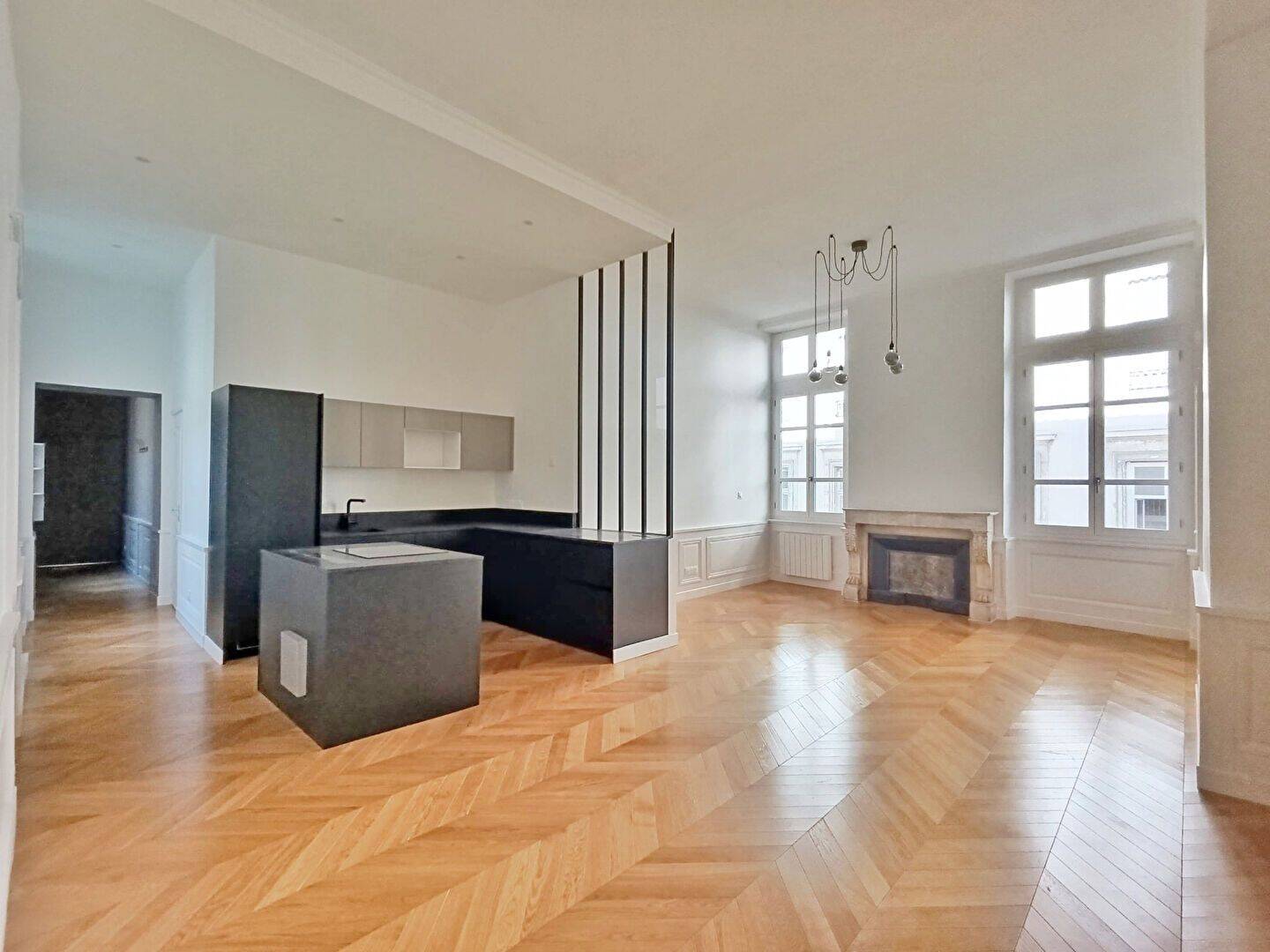 Appartement 4 pièces 106 m² · à Lyon 2ème Arrondissement · 105,6 m² · 598 000 €