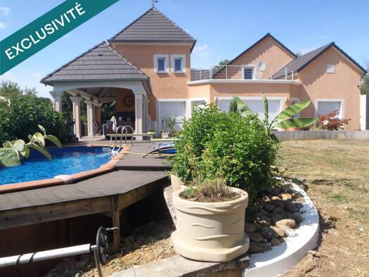 Maison à vendre 695 000 € 10 pièces 6 chambres 440 m² 2 347 m² de terrain Le Puy 25640