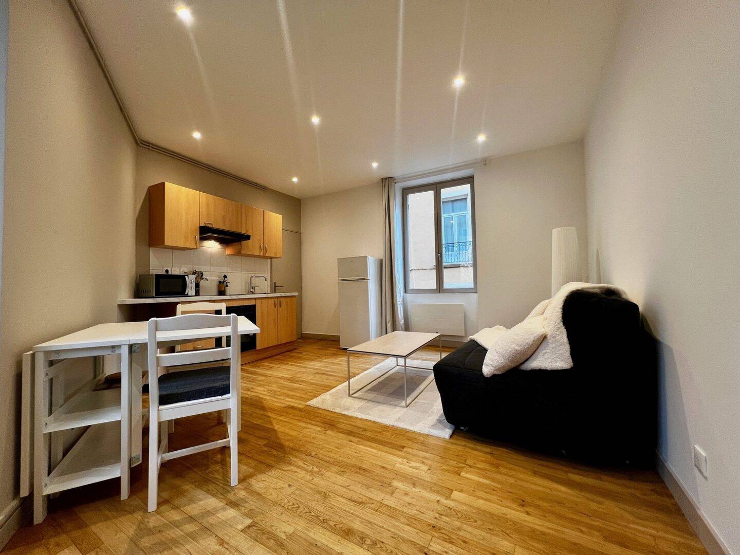 Appartement 2 pièces 41 m² · à Grenoble · 41,3 m² · 748 €/mois