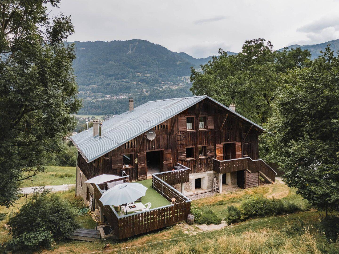 Maison 12 pièces 310 m² · à Morillon · 310 m² · 993 000 €