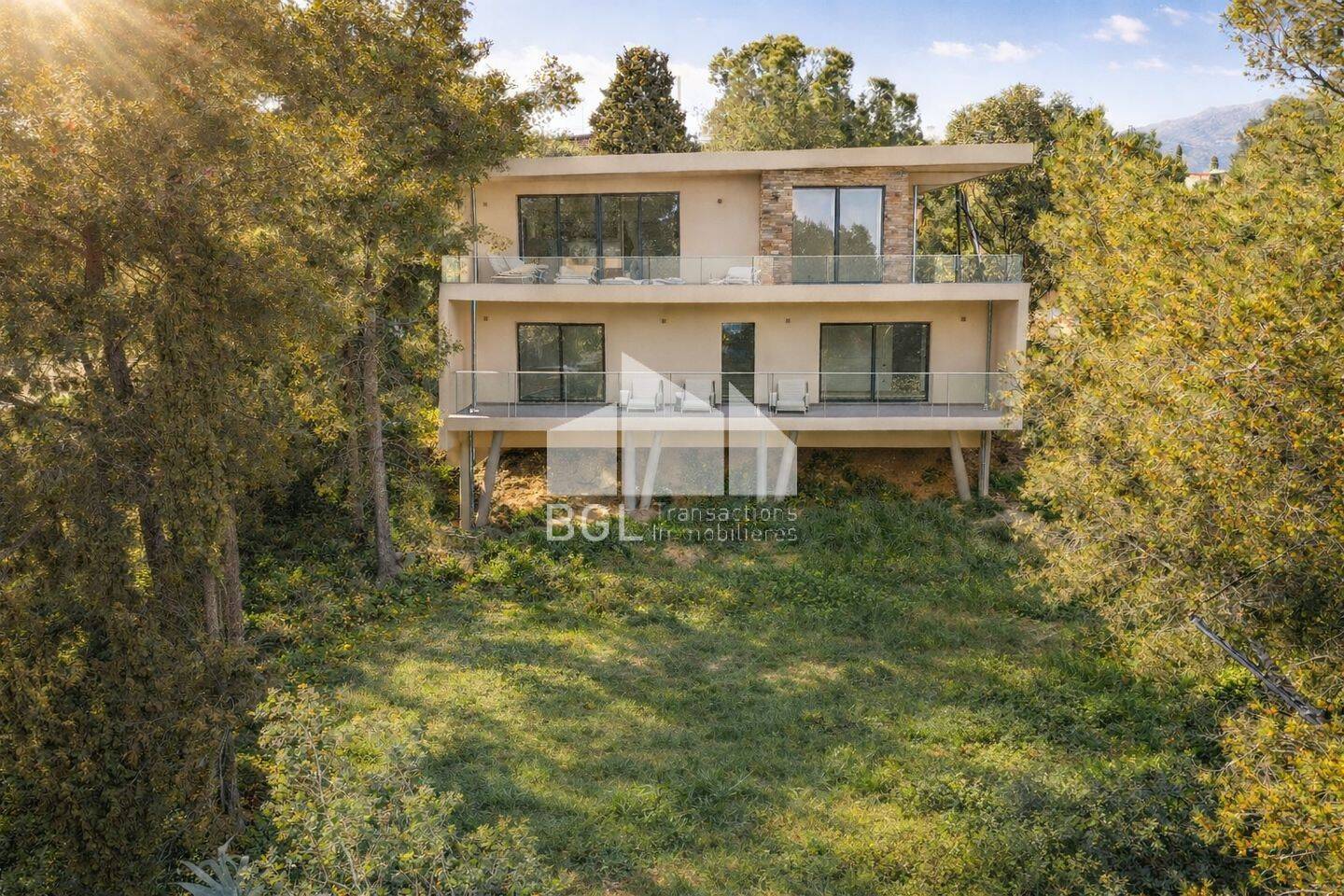 Maison 5 pièces 143 m² · à Bormes-les-Mimosas · 143 m² · 1 599 000 €