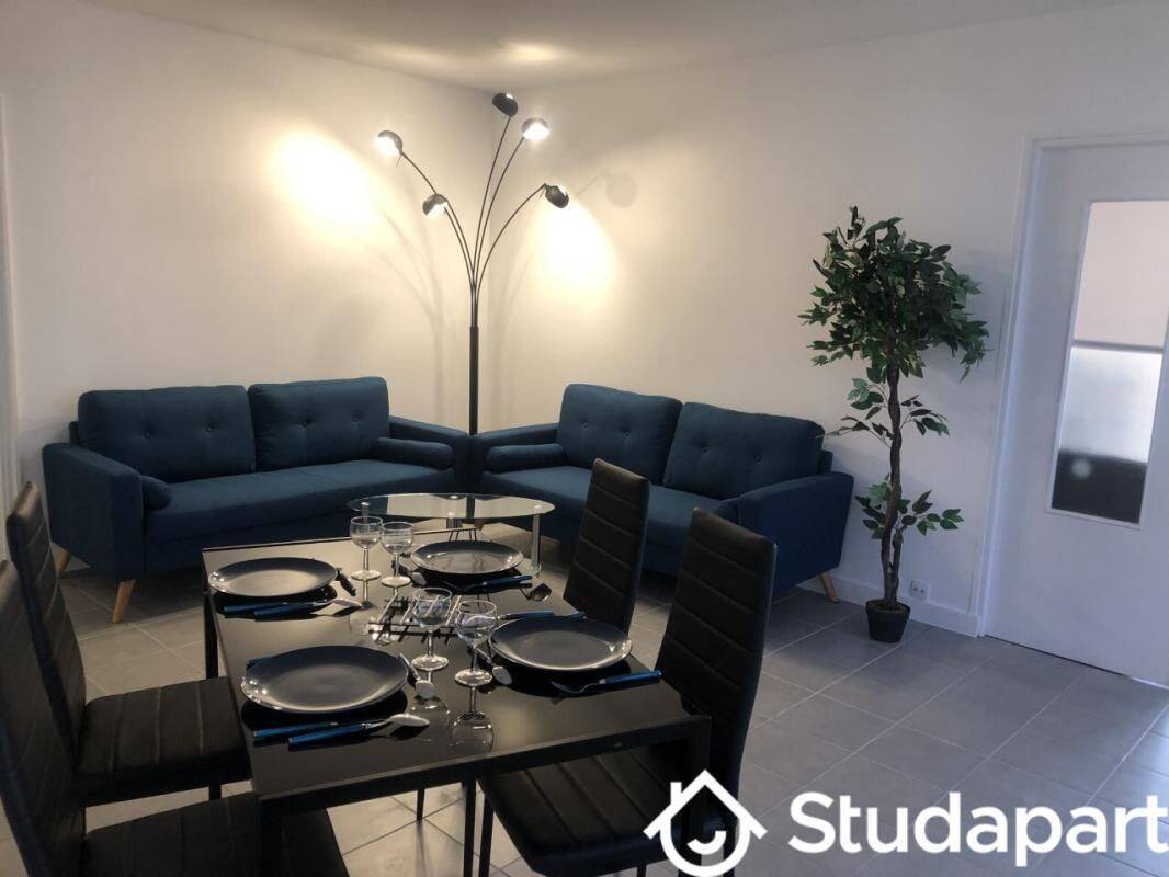 1 pièce 12 m² · à Angers · 12 m² · 450 €/mois