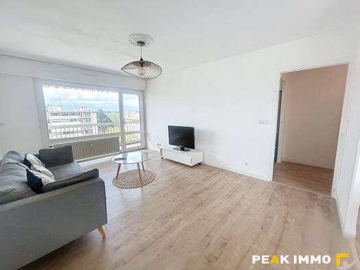Appartement à louer 1 590 € 4 pièces 2 chambres 77,1 m² Étage 4/4 Annemasse 74100
