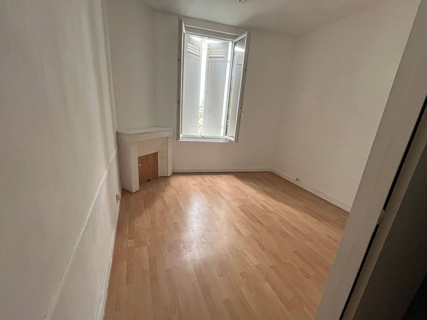 Appartement 2 pièces 27 m² · à Bordeaux · 27 m² · 615 €