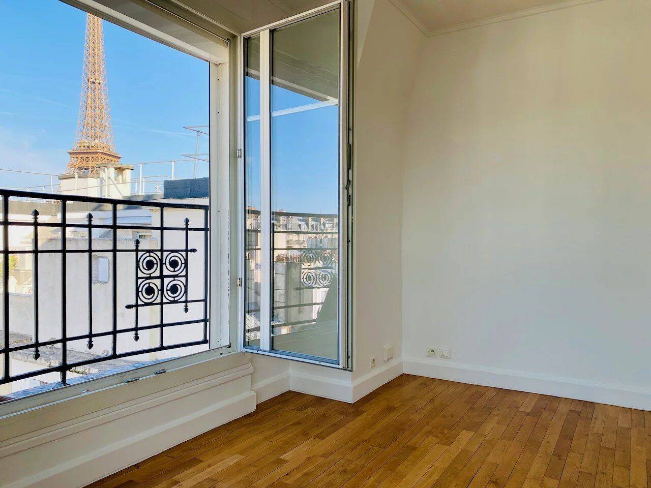 Appartement 7 pièces 151 m² · à Paris 7ème Arrondissement · 151 m² · 2 498 000 €