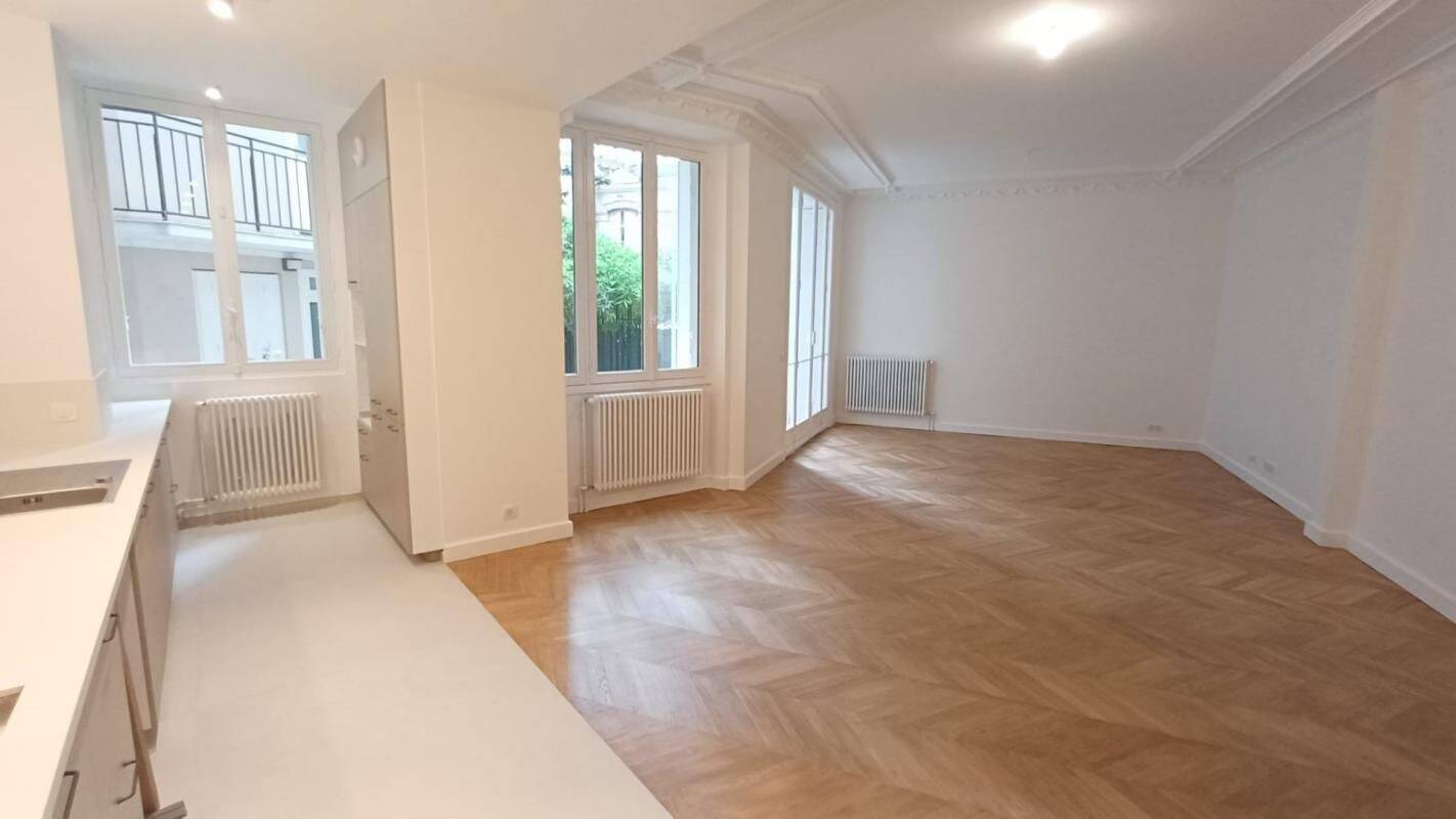 Appartement 5 pièces 143 m² · à Paris 6ème Arrondissement · 143 m² · 5 200 €/mois