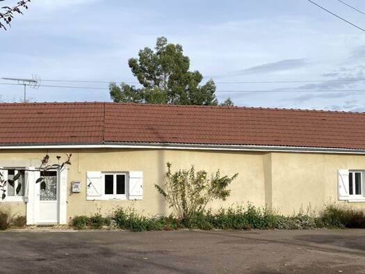 Maison de plain-pied à vendre 95 000 € 3 pièces 2 chambres 68 m² 824 m² de terrain Angely 89440