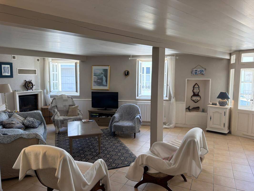 Maison 4 pièces 131 m² · à La Flotte · 131,4 m² · 1 500 €/mois