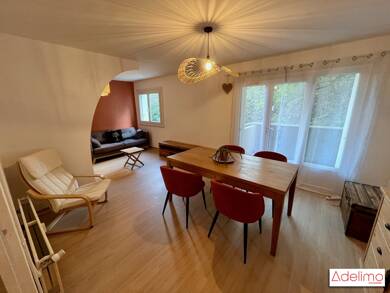 Appartement à louer 940 € 3 pièces 2 chambres 75 m² Étage 1/4 Jardins de la Fontaine Nîmes 30900