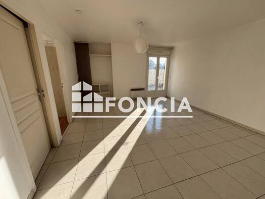 Appartement à louer 669 € 2 pièces 1 chambre 43,6 m² RDC Rosny-sur-Seine 78710