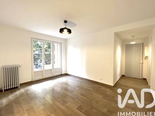 Appartement à vendre 300 000 € 3 pièces 2 chambres 54 m² RDC/6 Cité Pierre et Marie Curie Ivry-sur-Seine 94200