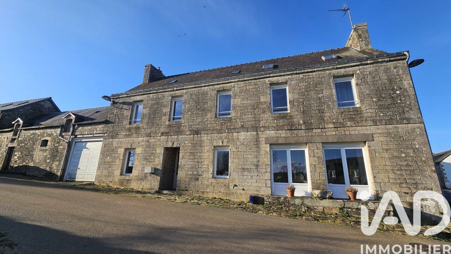 Maison 6 pièces 197 m² · à Lohuec · 197 m² · 260 000 €