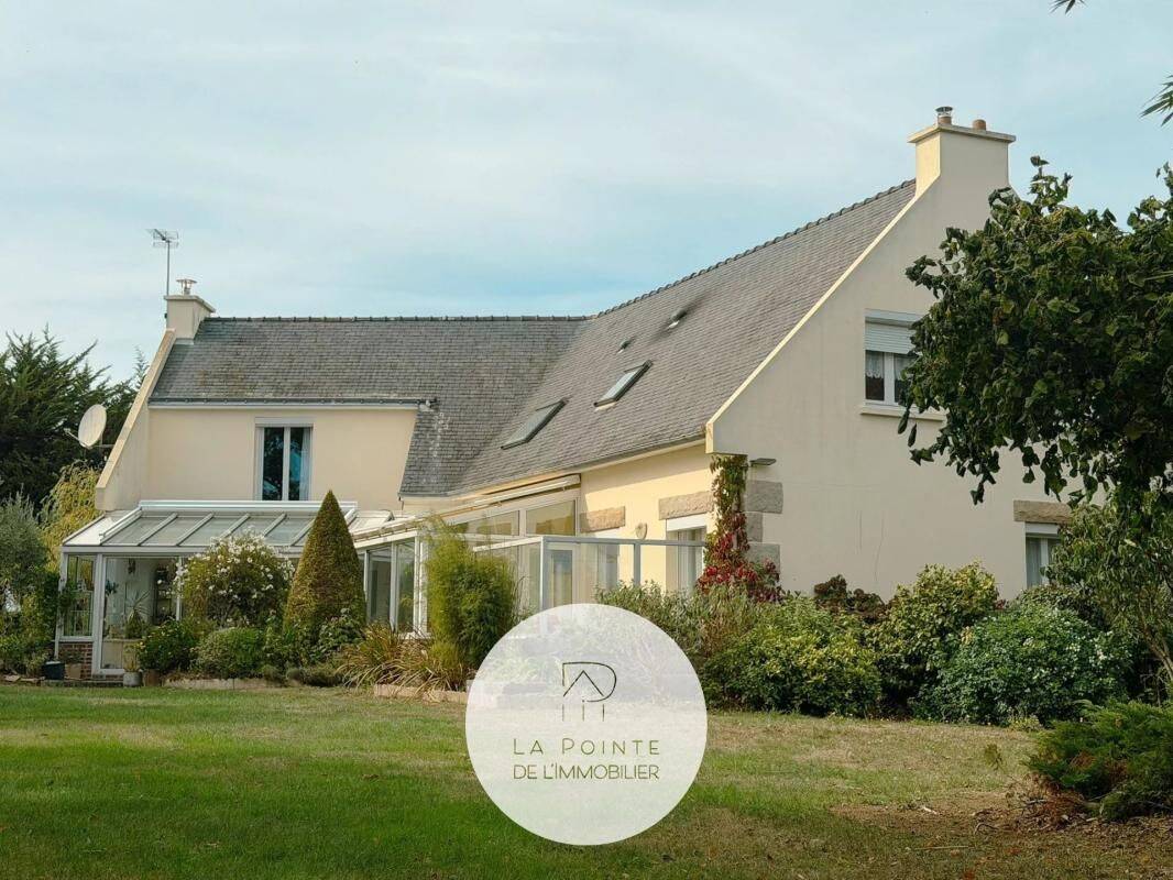 Maison 1 pièce 305 m² · à Yffiniac · 305 m² · 400 000 €