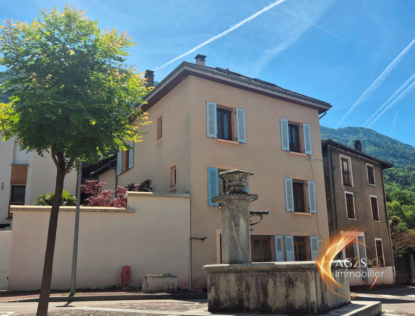 Maison 10 pièces 181 m² · à Le Touvet · 181 m² · 325 000 €