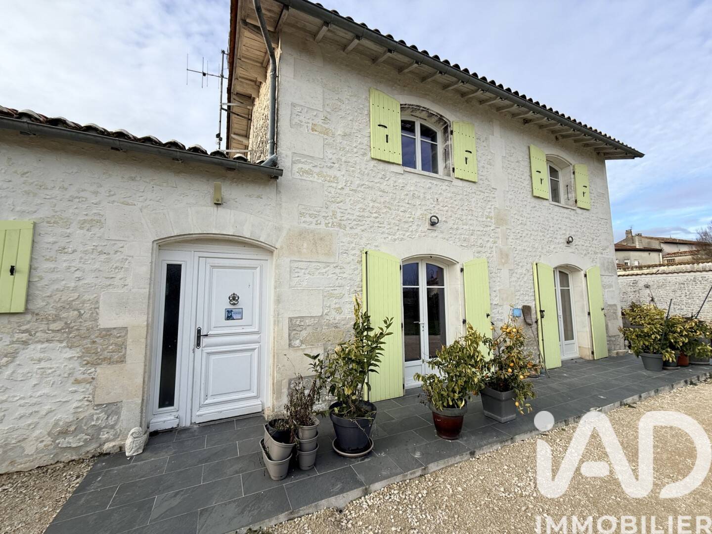 Maison 7 pièces 147 m² · à Lonzac · 147 m² · 239 000 €