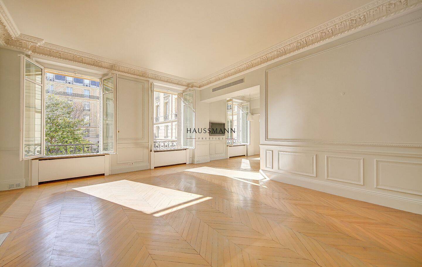 Appartement 5 pièces 187 m² · à Paris 8ème Arrondissement · 186,6 m² · 4 650 000 €