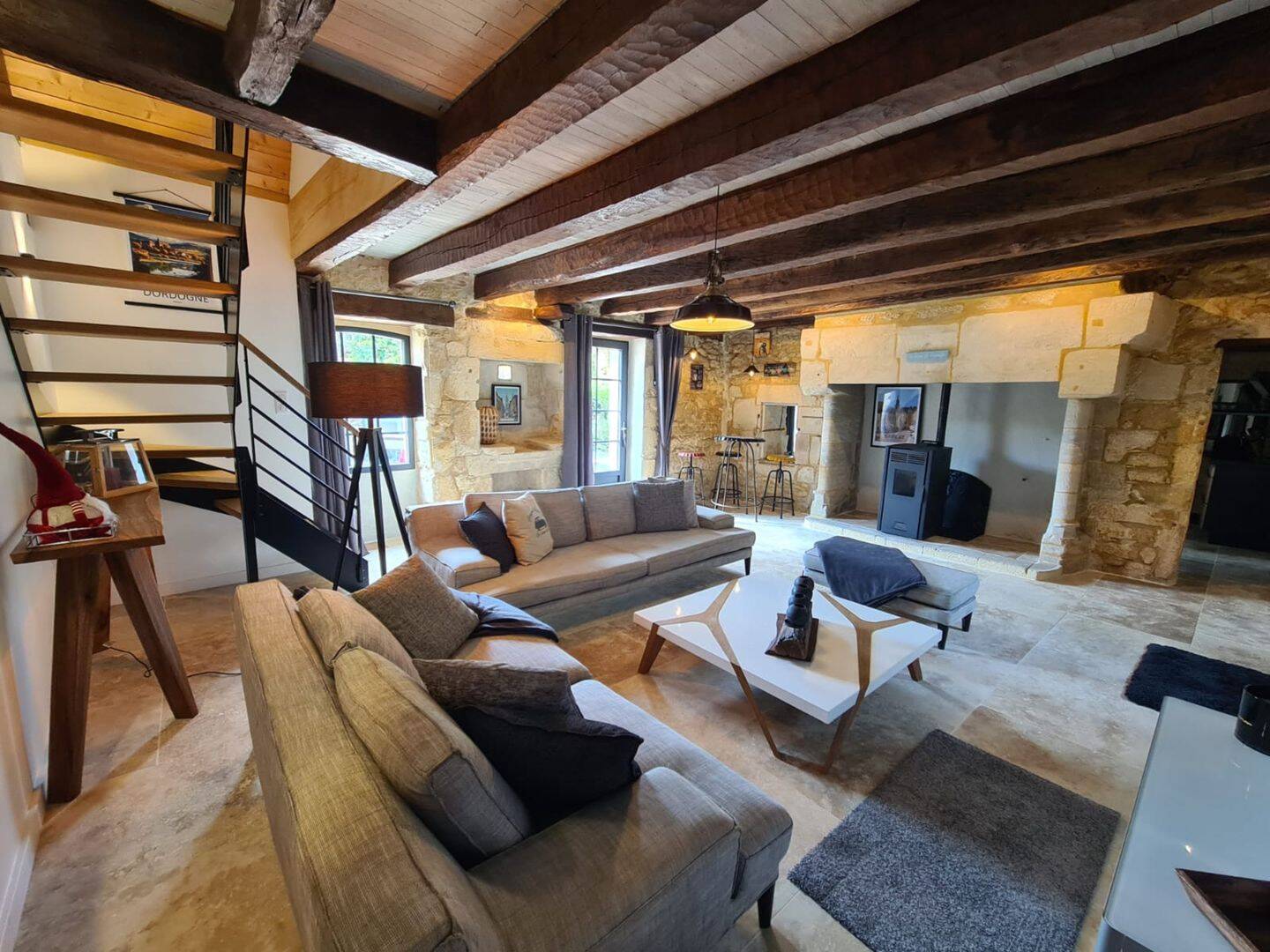 Maison 8 pièces 220 m² · à Saint-Cybranet · 220 m² · 489 000 €