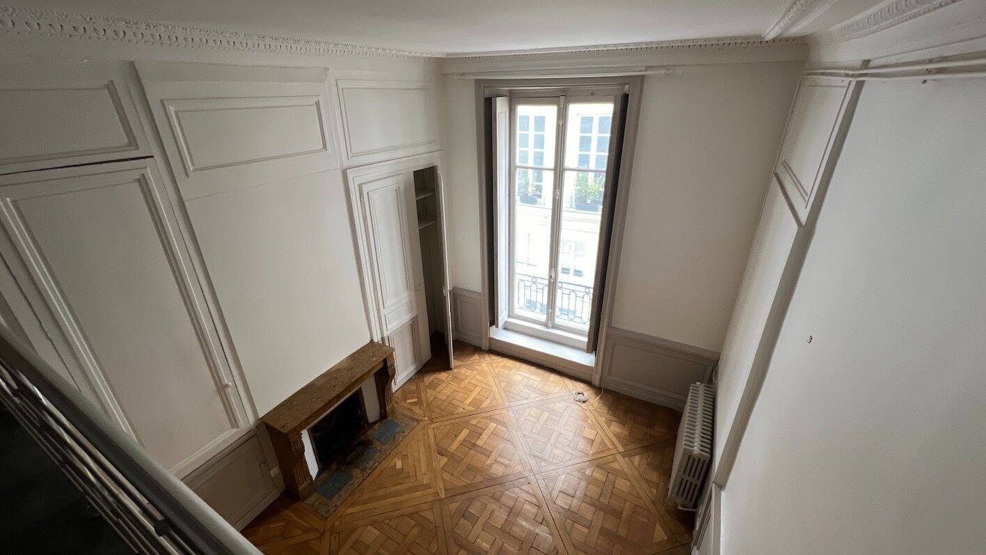 Appartement 3 pièces 80 m² · à Paris 2ème Arrondissement · 80,4 m² · 2 470 €/mois
